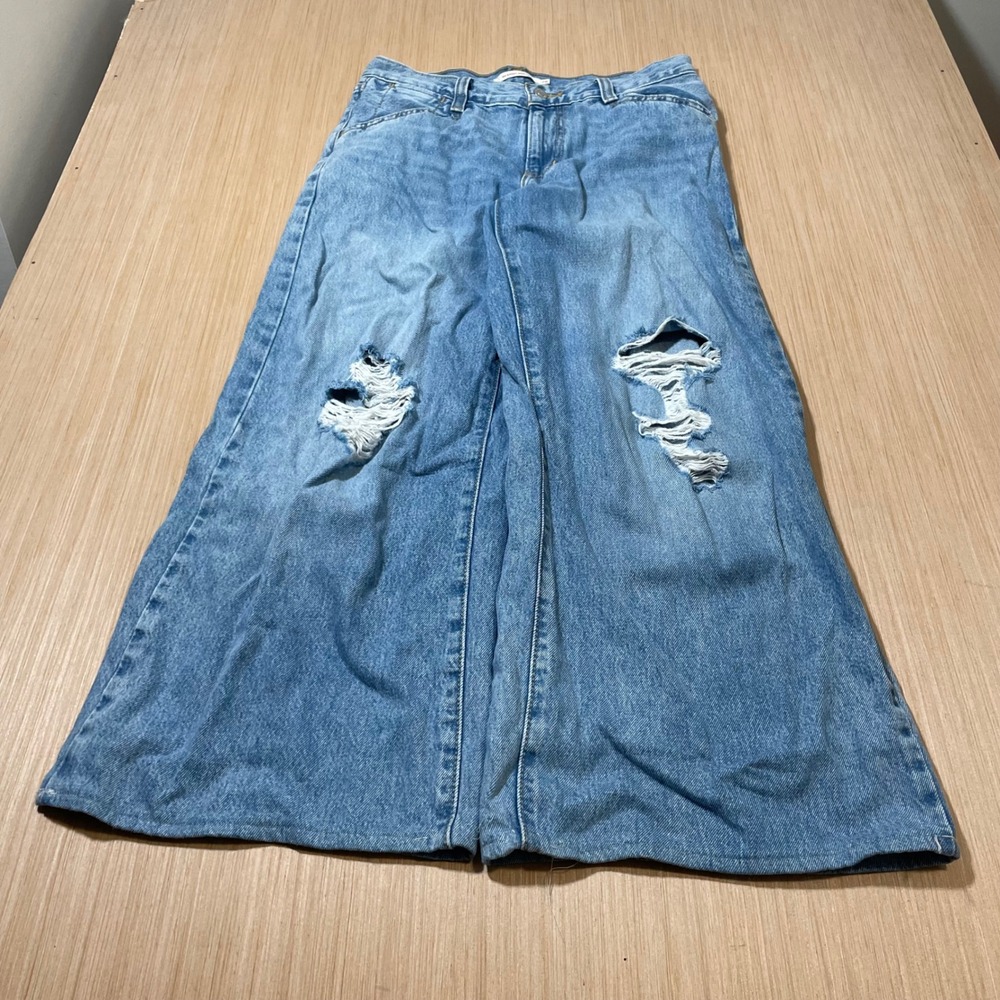 Levi's '94 Baggy Wide Leg Jeans Women 28 Light Wash Distressed Blue A5929-0012